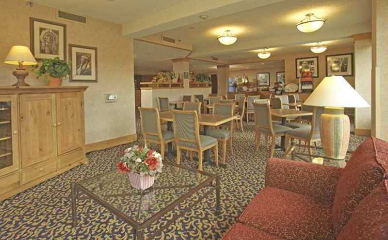 Spark By Hilton Colorado Springs I 25 Central Ресторан фото